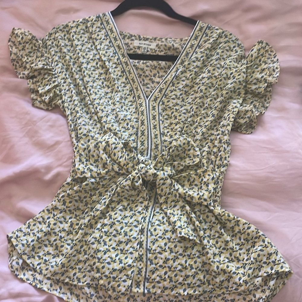 Max studio lemon blouse